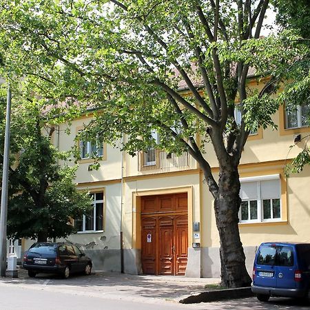 Veva Apartman - Eger Magánszálláshely Exterior foto