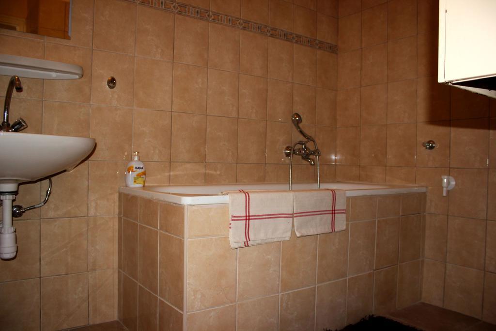Veva Apartman - Eger Magánszálláshely Exterior foto